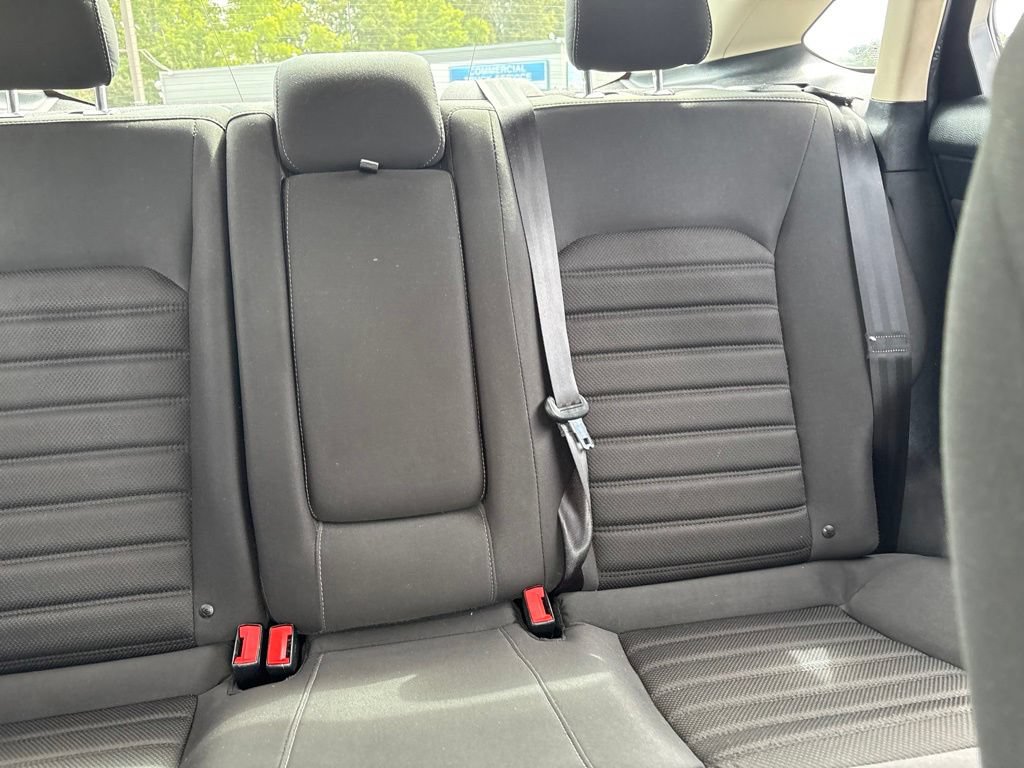 Used 2019 Ford Fusion SE FWD image 13