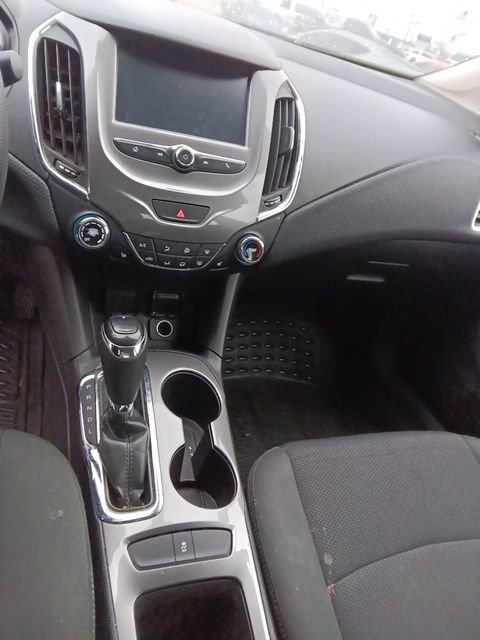 Used 2018 Chevrolet Cruze LT w/ LT Fleet Convenience Package image 14