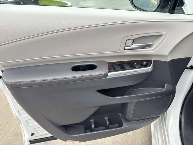 Used 2024 Toyota Sienna XLE FWD image 19