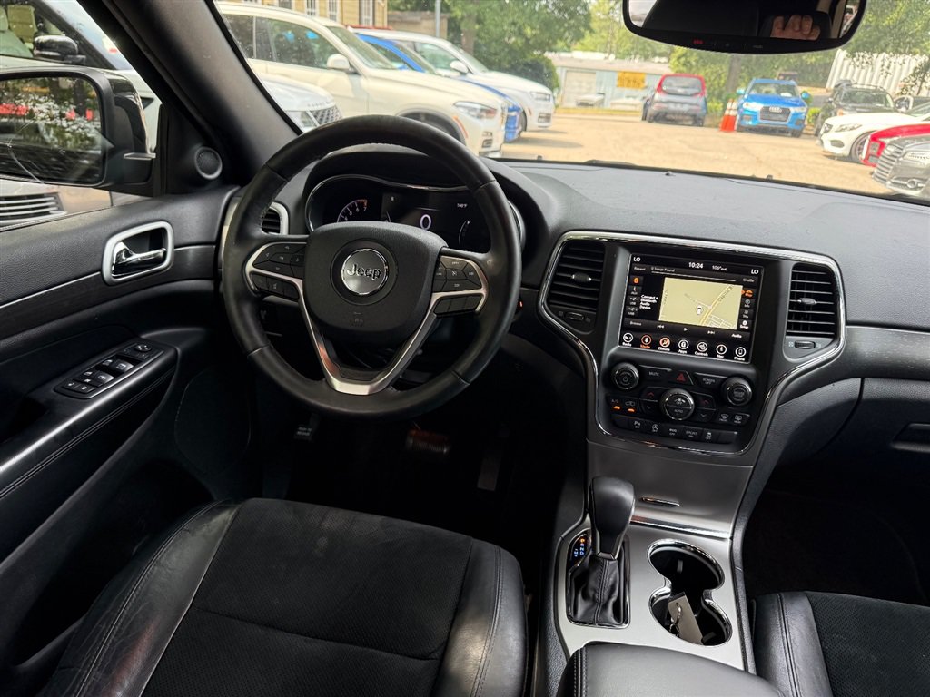 Used 2018 Jeep Grand Cherokee Altitude RWD image 15