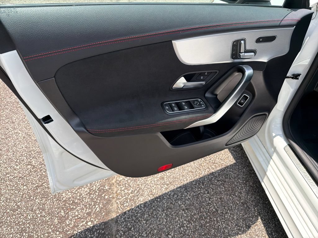 Used 2020 Mercedes-Benz CLA 250 image 10