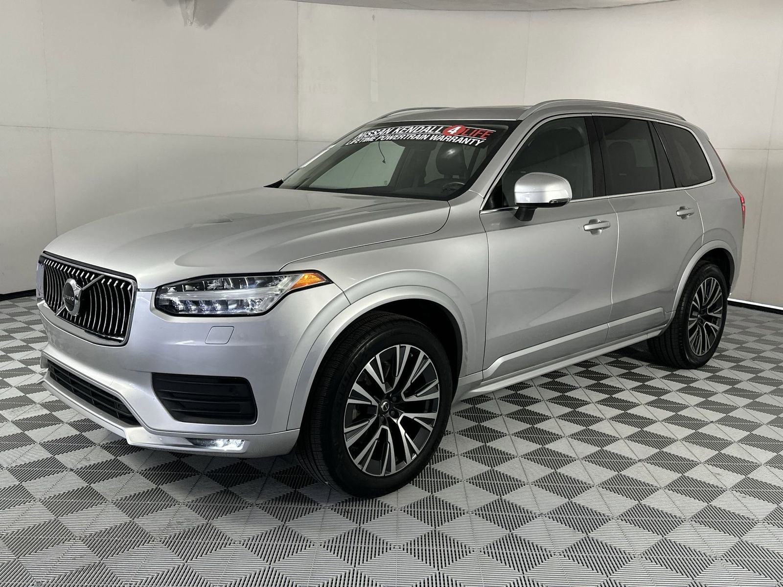 Used 2021 Volvo XC90 T5 Momentum w/ Protection Package Premier image 4