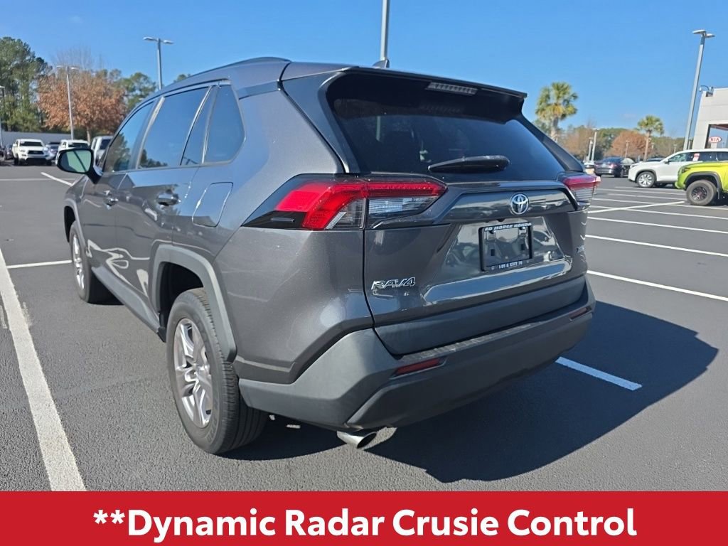 Used 2022 Toyota RAV4 XLE w/ Convenience Package image 6