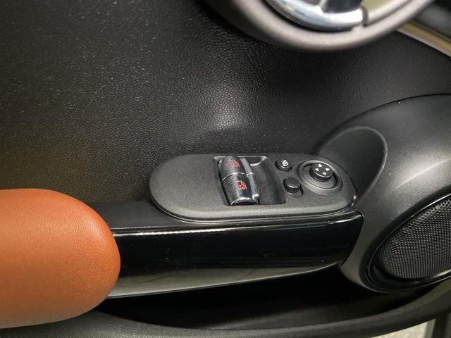 Used 2018 MINI Cooper S image 46