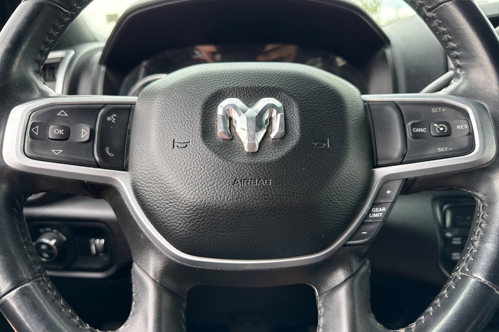 Used 2024 RAM 2500 Big Horn AWD/4WD image 23