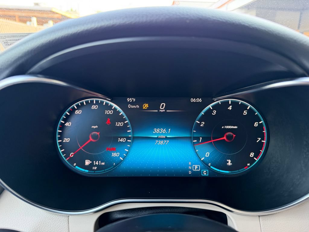 Used 2021 Mercedes-Benz GLC 300 4MATIC image 9