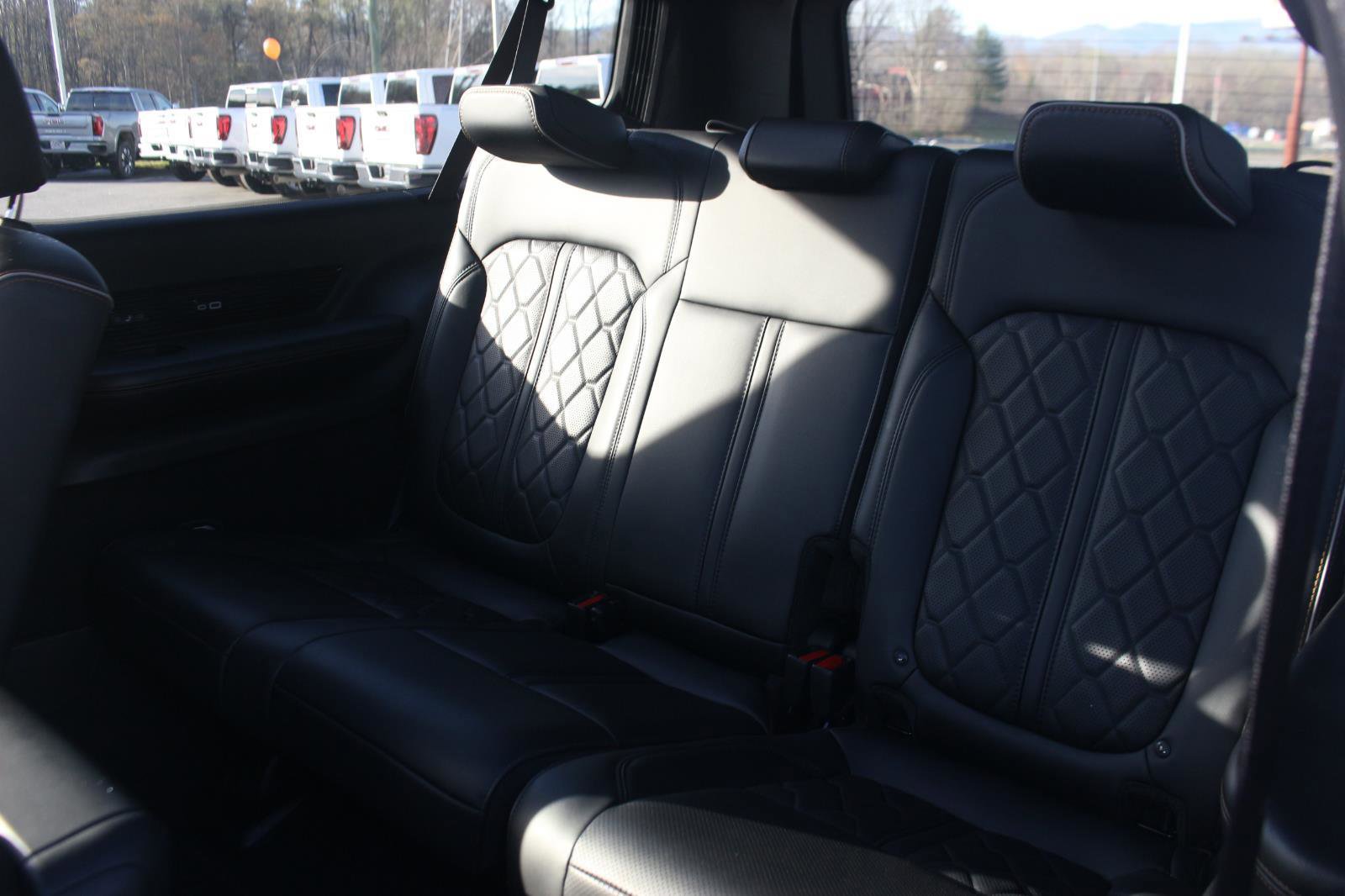 Used 2024 Jeep Grand Wagoneer L Series III image 40