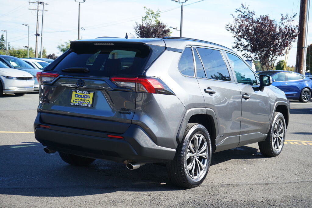 Used 2022 Toyota RAV4 XLE Premium image 6
