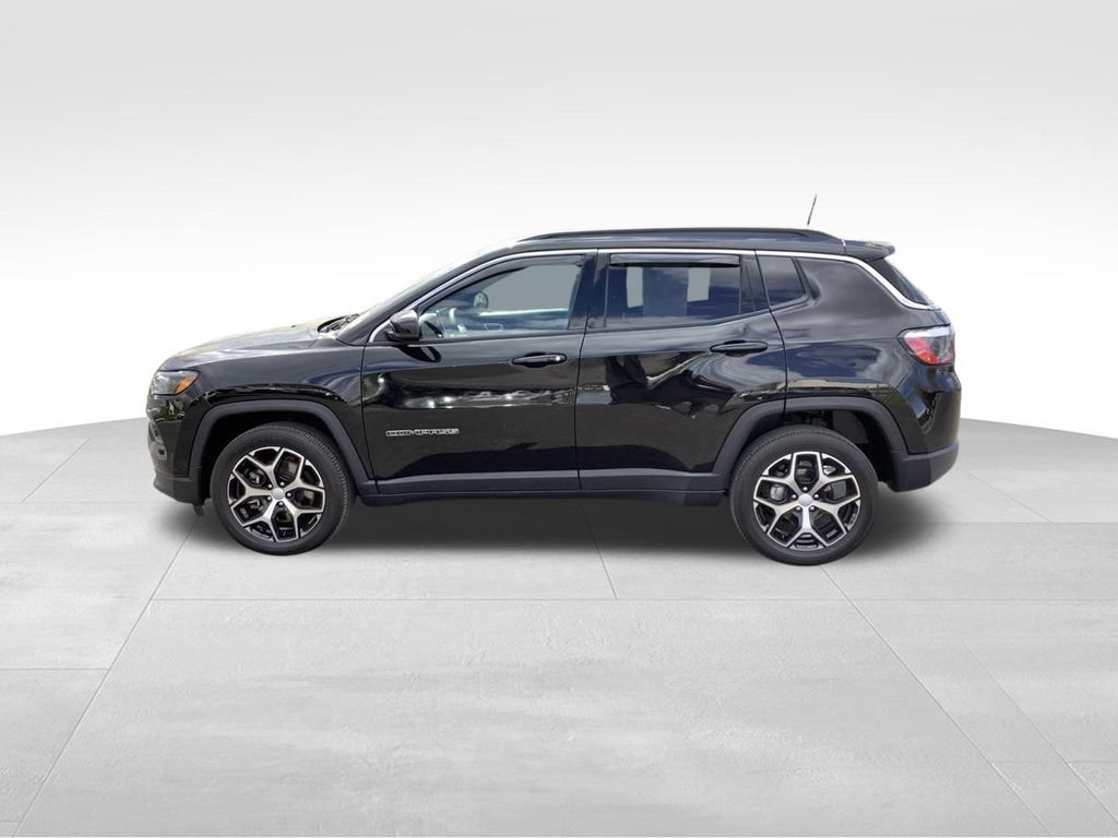 Certified 2024 Jeep Compass Limited AWD/4WD image 8