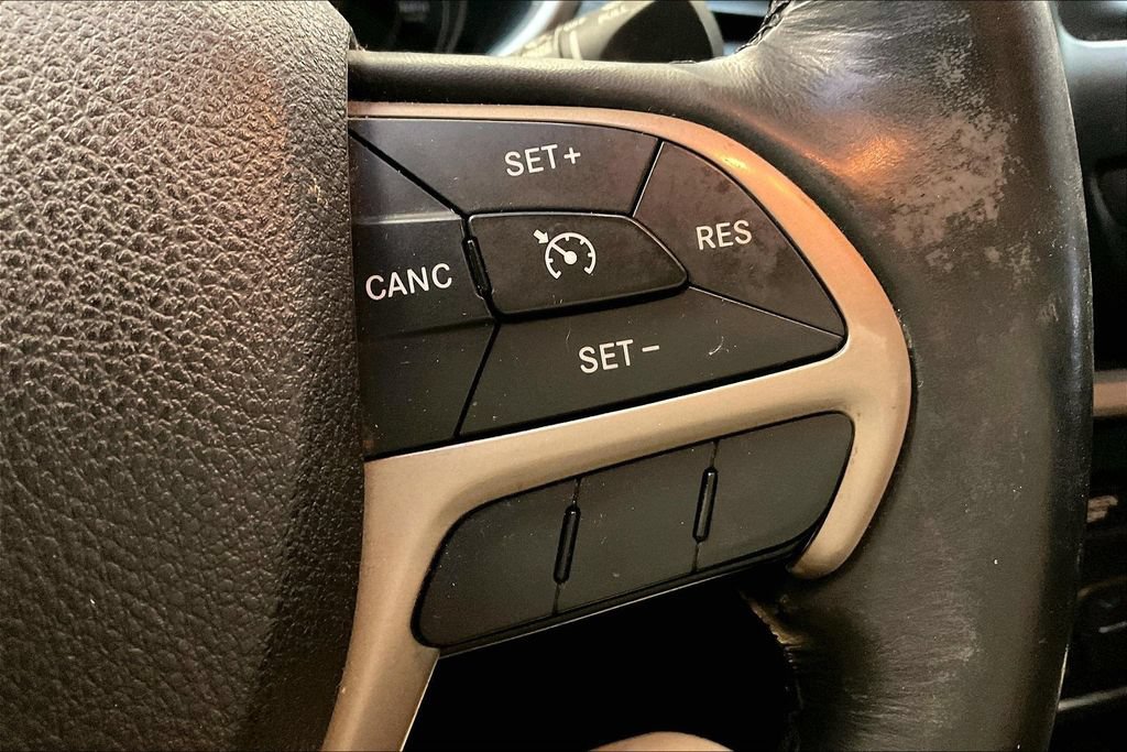 Used 2016 Jeep Cherokee Sport w/ Cold Weather Group AWD/4WD image 12