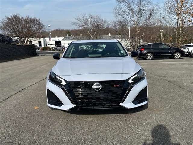 Used 2024 Nissan Altima 2.5 SR w/ SR Premium Package image 9