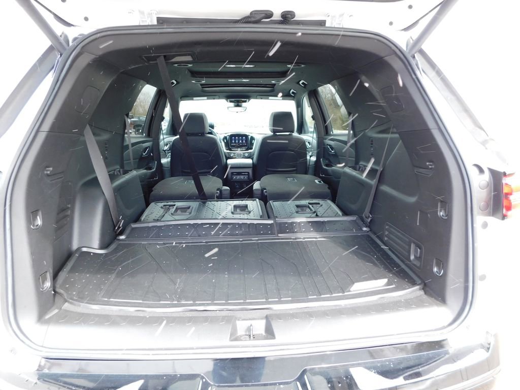 Used 2023 Chevrolet Traverse Premier w/ Redline Edition image 29