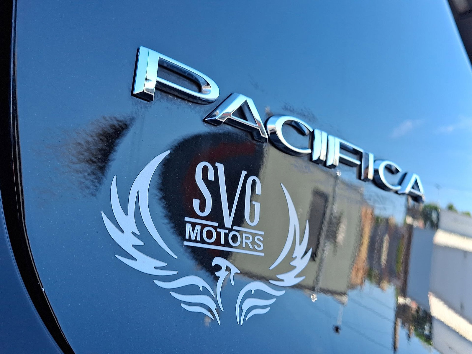 Used 2024 Chrysler Pacifica Touring-L FWD image 24