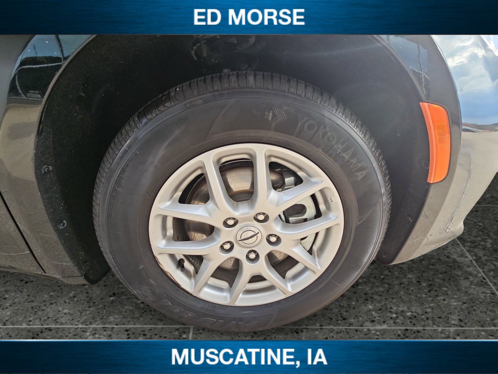 Used 2024 Chrysler Pacifica Touring-L image 12