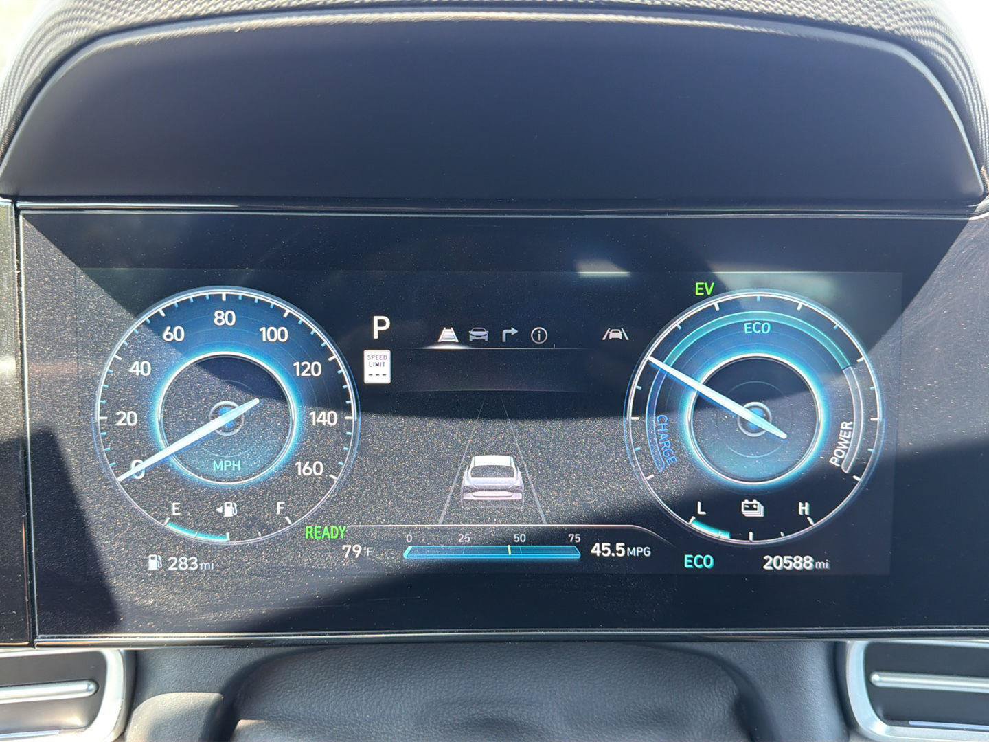 Used 2025 Hyundai Elantra Limited FWD image 3