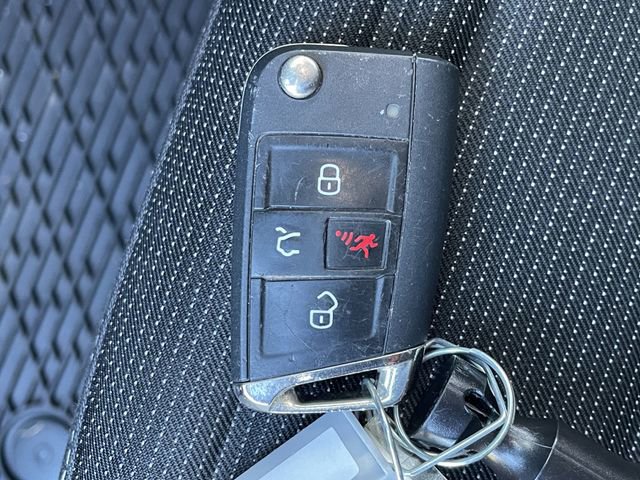 Used 2022 Volkswagen Tiguan S image 21