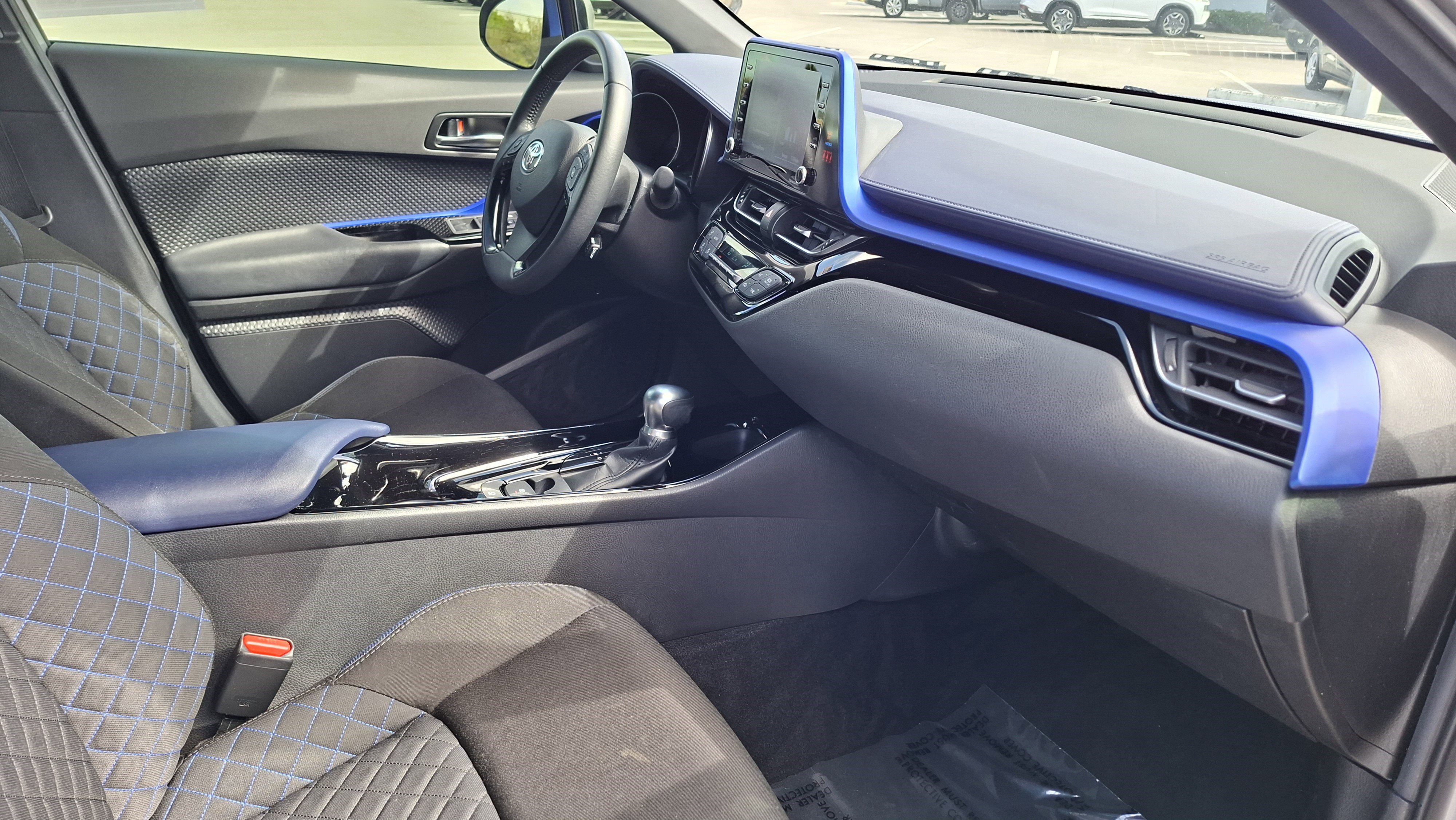 Used 2020 Toyota C-HR XLE image 23