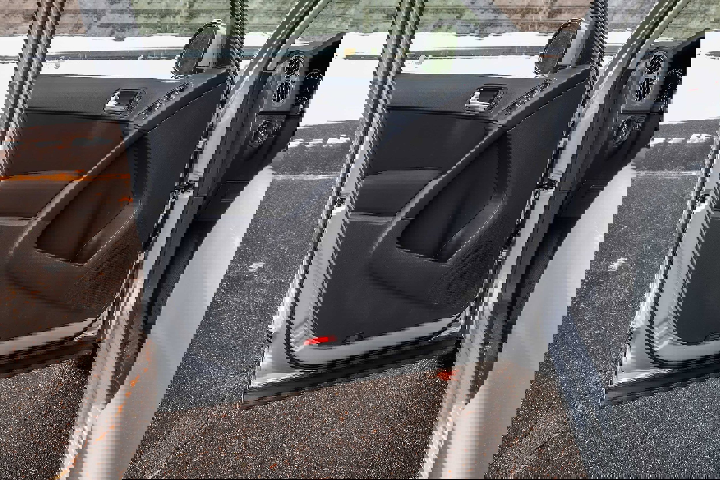 Used 2017 Volkswagen Tiguan Limited w/ Premium Package image 20