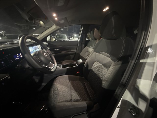 Certified 2025 Nissan Kicks SV image 11