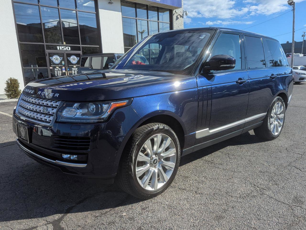 Used 2016 Land Rover Range Rover Supercharged image 2