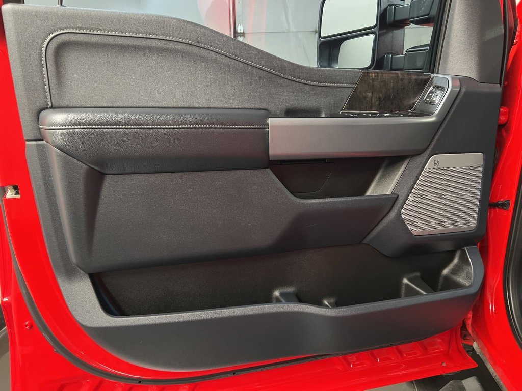 Used 2024 Ford F250 Lariat w/ Black Appearance Package image 27