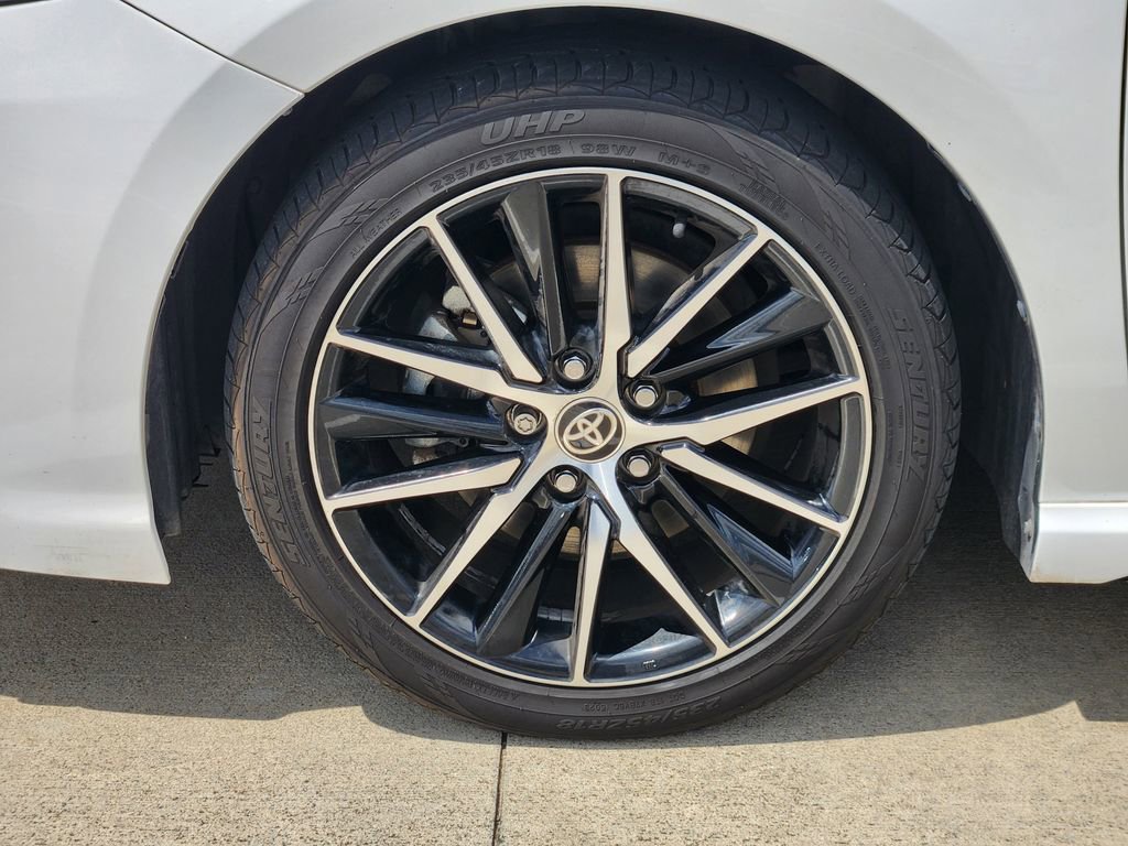 Used 2021 Toyota Camry SE w/ Convenience Package image 10