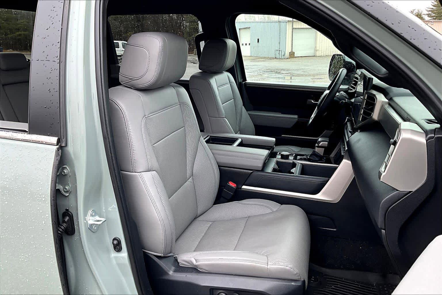 Used 2025 Toyota Tundra Limited image 8