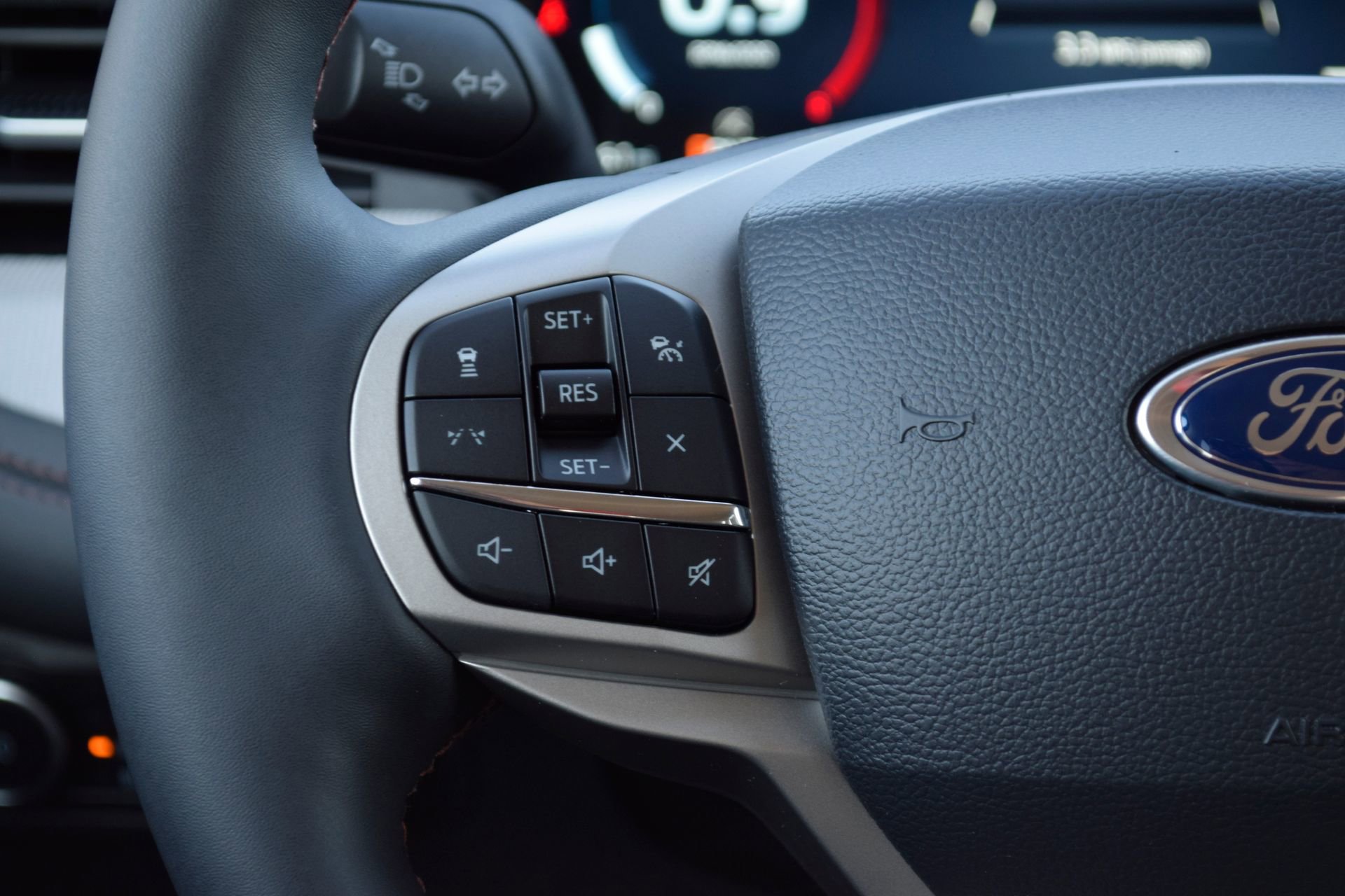 New 2026 Ford Explorer Active w/ Active Comfort Package image 9