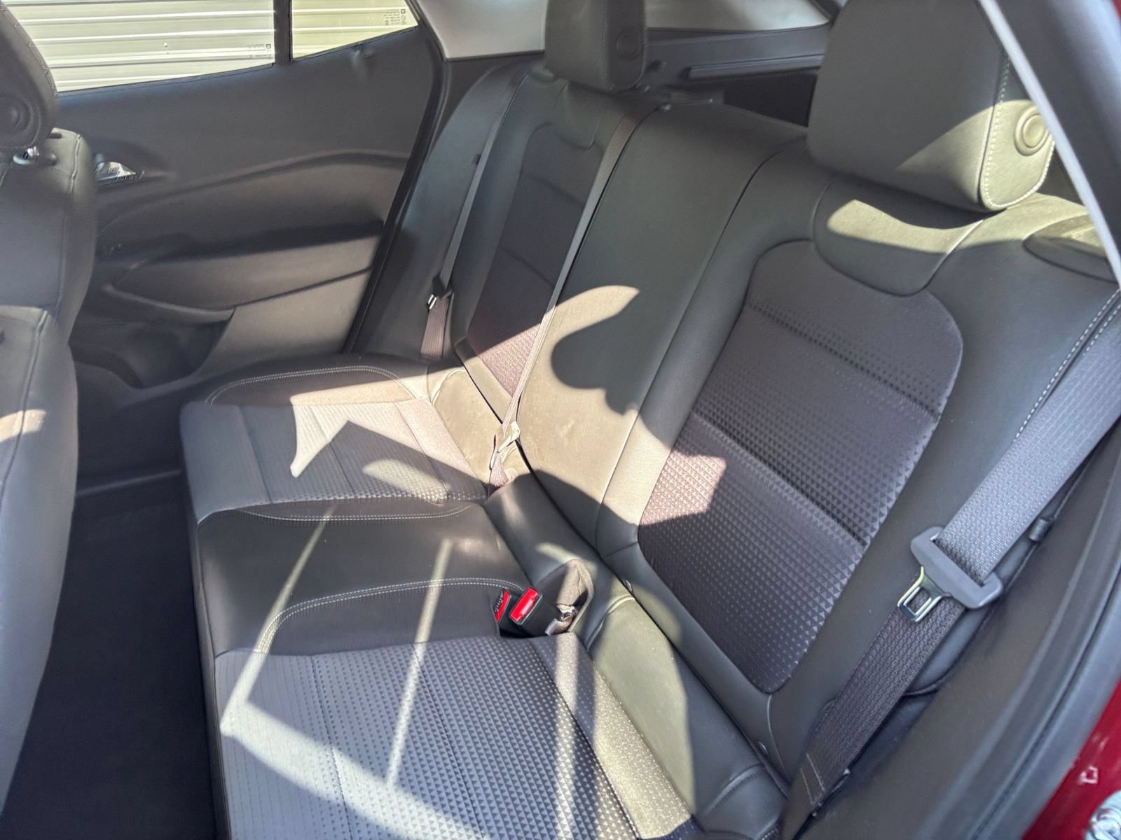 Used 2025 Chevrolet Trax LT FWD image 33