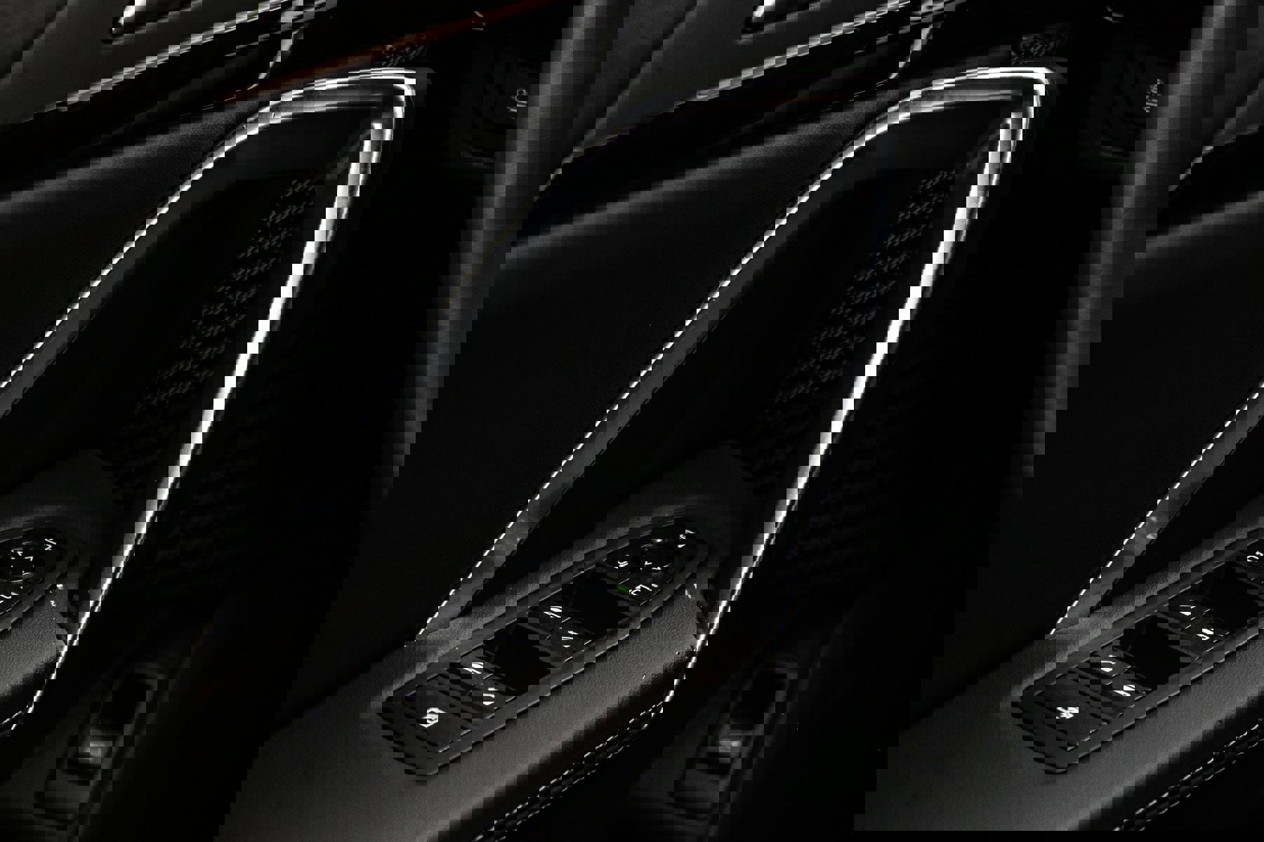 Used 2025 BMW X2 xDrive28i w/ Premium Package image 18