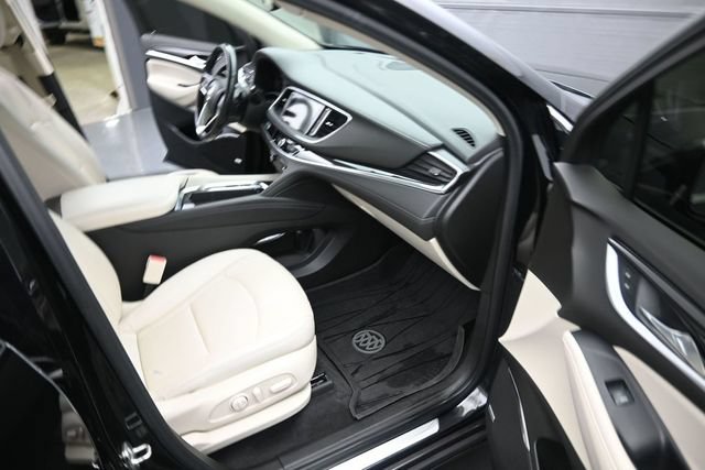 Used 2022 Buick Enclave Essence w/ Experience Buick Package FWD image 19