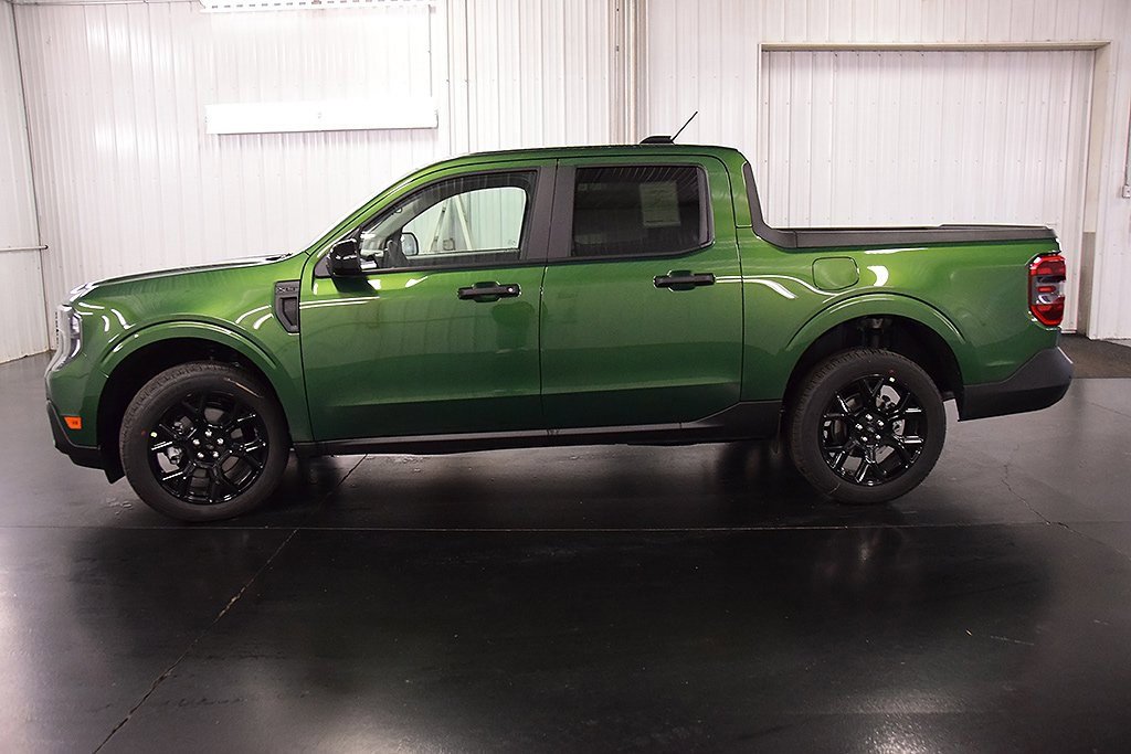 New 2025 Ford Maverick XLT w/ XLT Luxury Package image 4