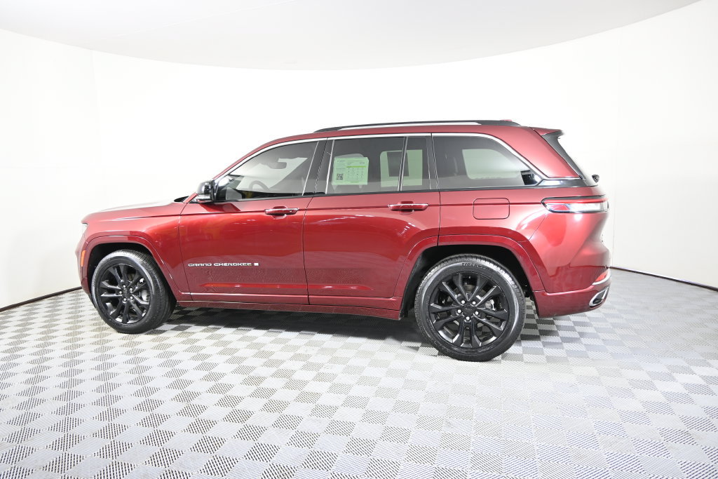 Used 2022 Jeep Grand Cherokee Overland AWD/4WD image 3