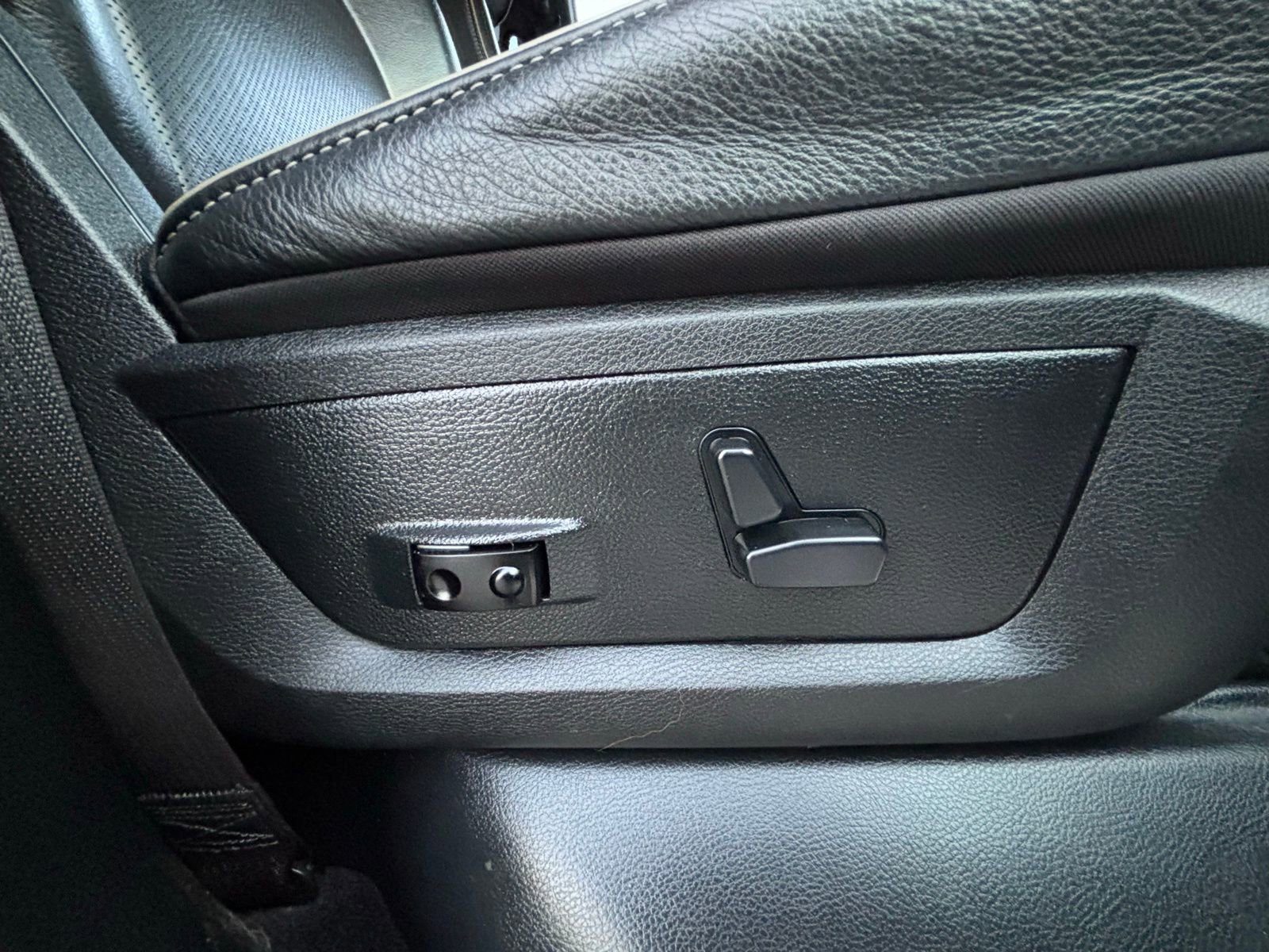 Used 2017 RAM 1500 Limited AWD/4WD image 25