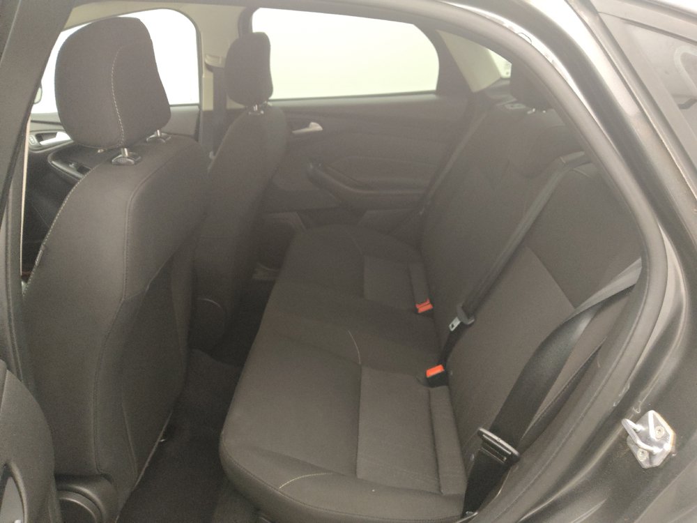 Used 2018 Ford Focus SE w/ Interior Protection Package FWD image 18