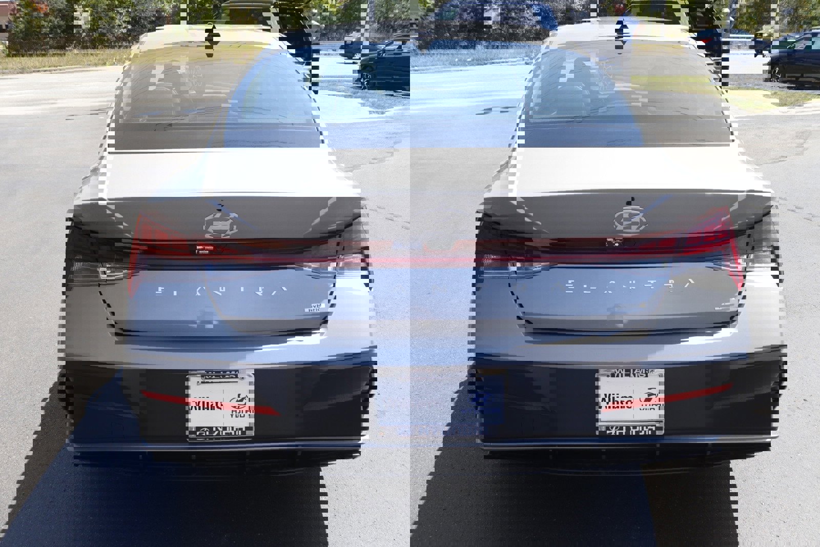 New 2025 Hyundai Elantra Limited image 4