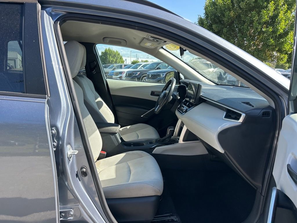 Used 2023 Toyota Corolla Cross LE FWD image 31