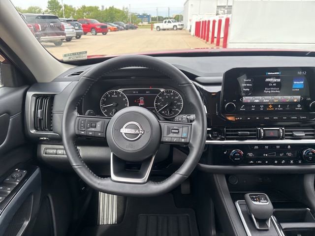 Used 2025 Nissan Pathfinder SL AWD/4WD image 24