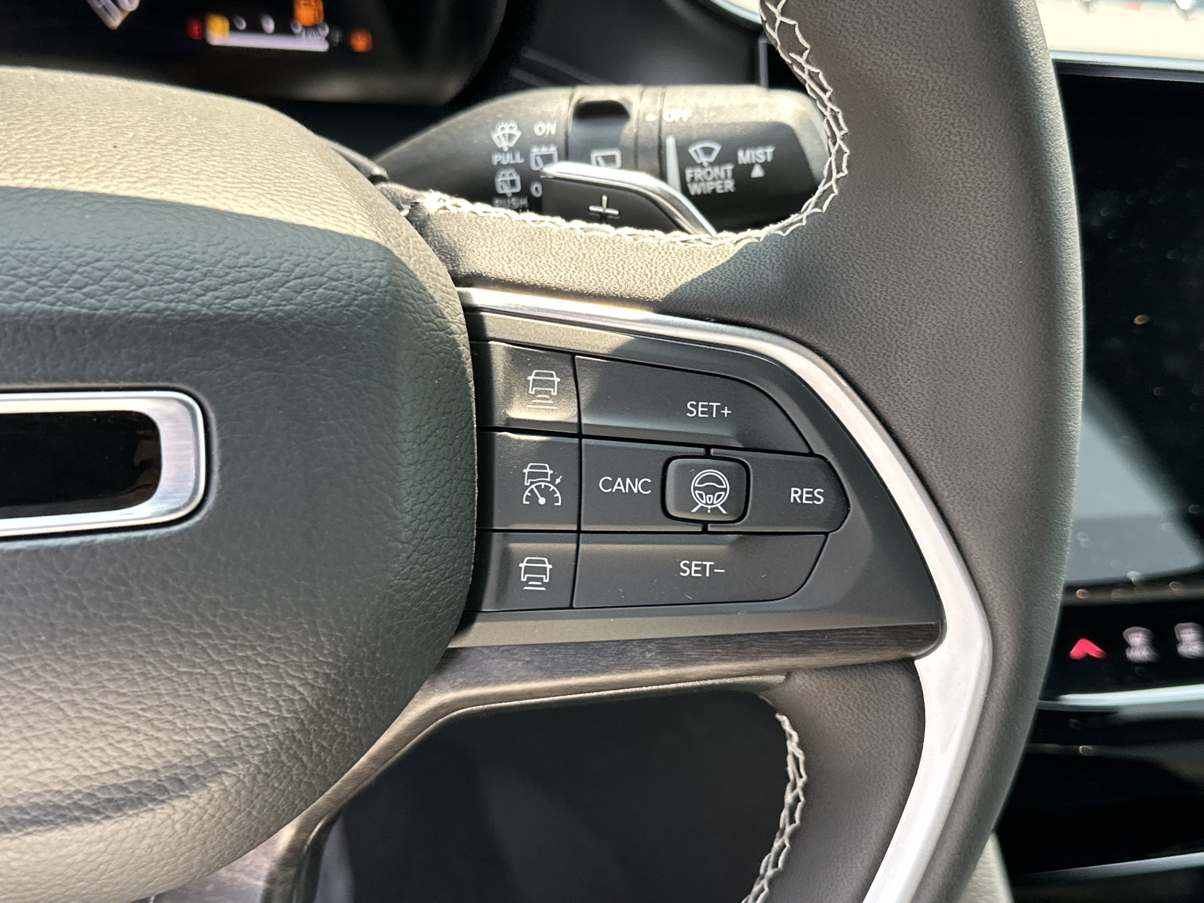 New 2026 Jeep Grand Cherokee Limited AWD/4WD image 7