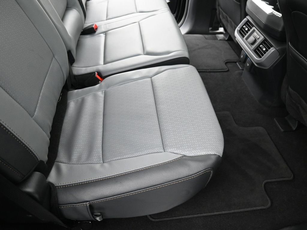 Used 2024 Ford F150 Lightning Lariat image 30