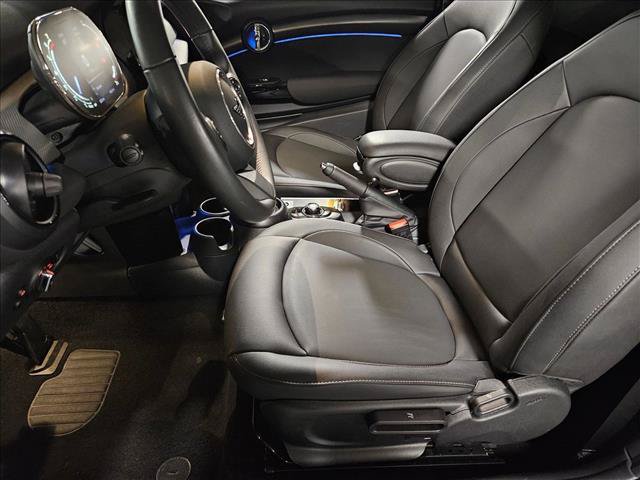 Used 2024 MINI Cooper 2-Door Hardtop FWD image 15
