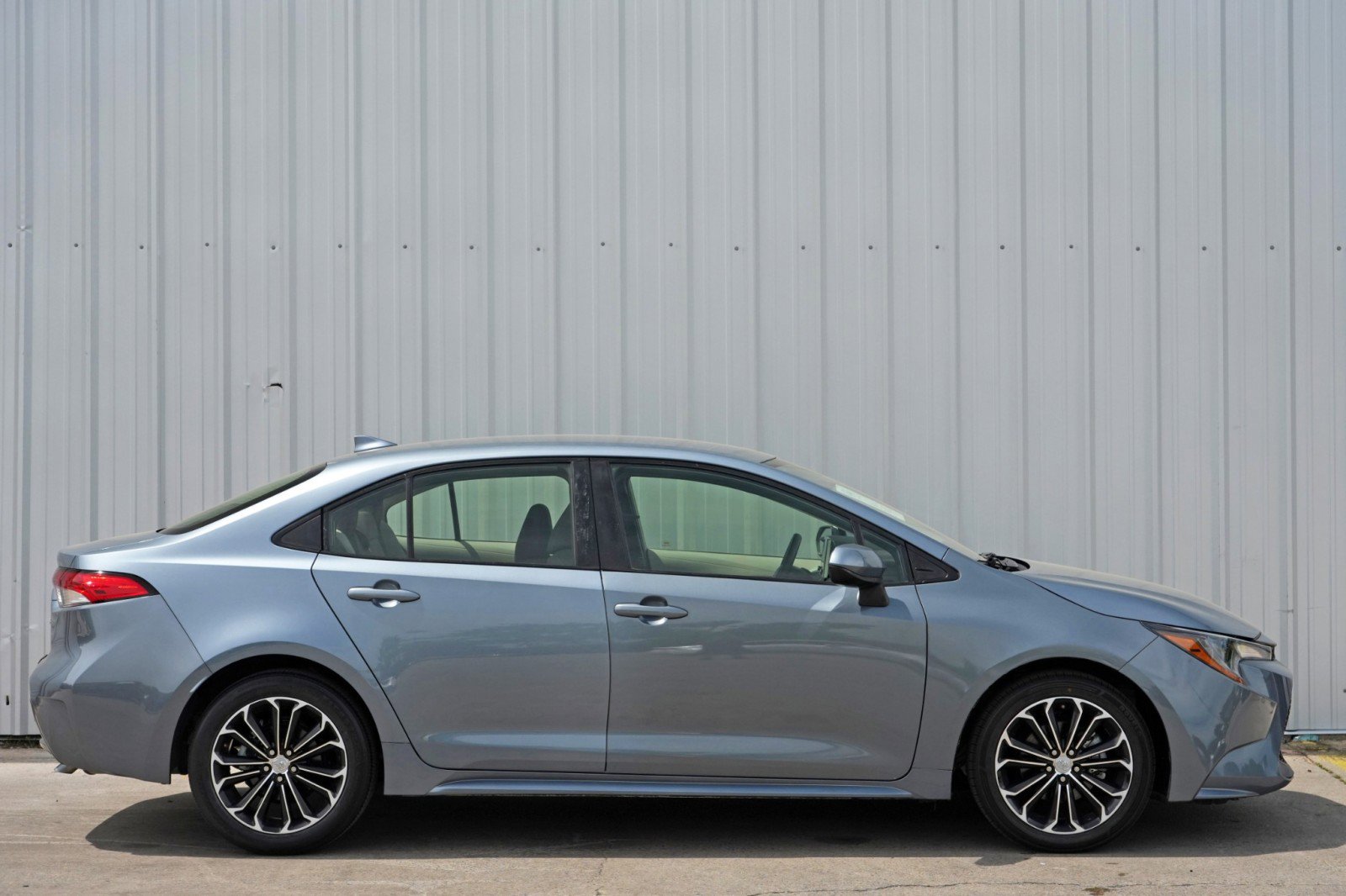 Used 2020 Toyota Corolla LE FWD image 48