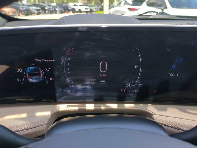 Used 2024 Cadillac XT4 Premium Luxury w/ Active Safety Package FWD image 25