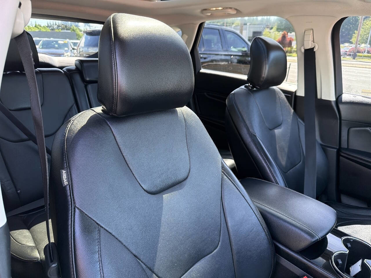 Used 2015 Ford Edge Titanium w/ Equipment Group 302A AWD/4WD image 17
