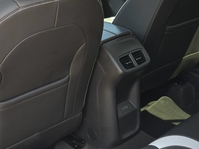 Used 2025 Buick Envision Sport Touring AWD/4WD image 33