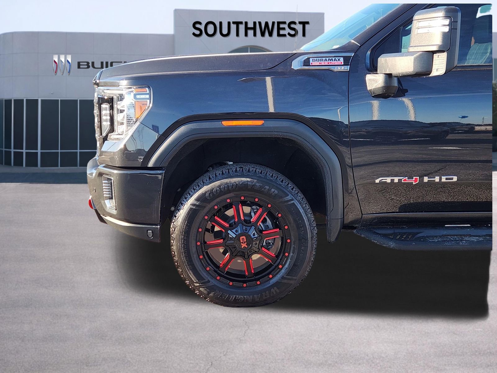 Used 2020 GMC Sierra 2500 AT4 w/ AT4 Premium Package image 9