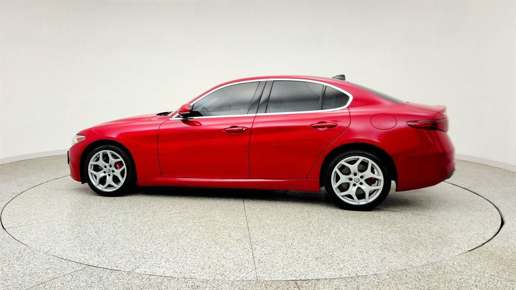 Used 2020 Alfa Romeo Giulia Ti w/ Active Blind Spot Package AWD/4WD image 8