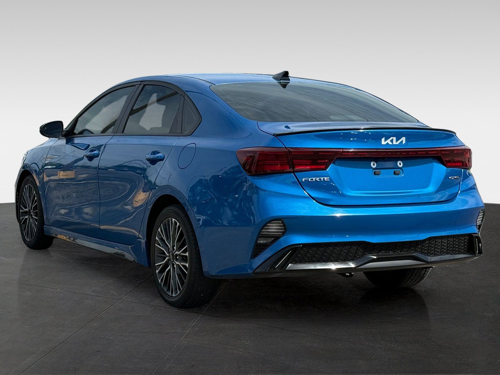 Used 2023 Kia Forte GT-Line w/ GT-Line Premium Package FWD image 7