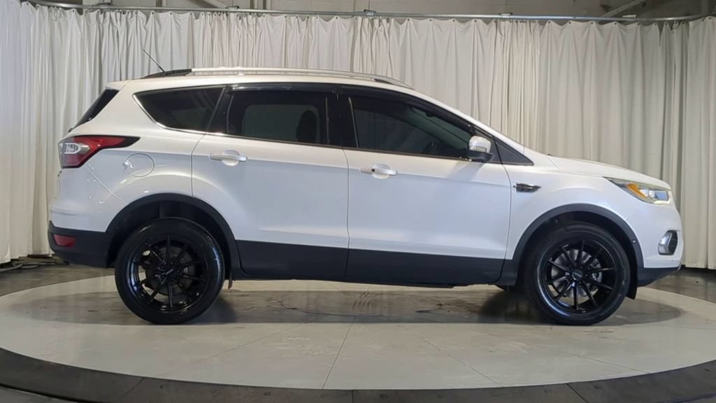 Used 2017 Ford Escape Titanium w/ Equipment Group 301A AWD/4WD image 9