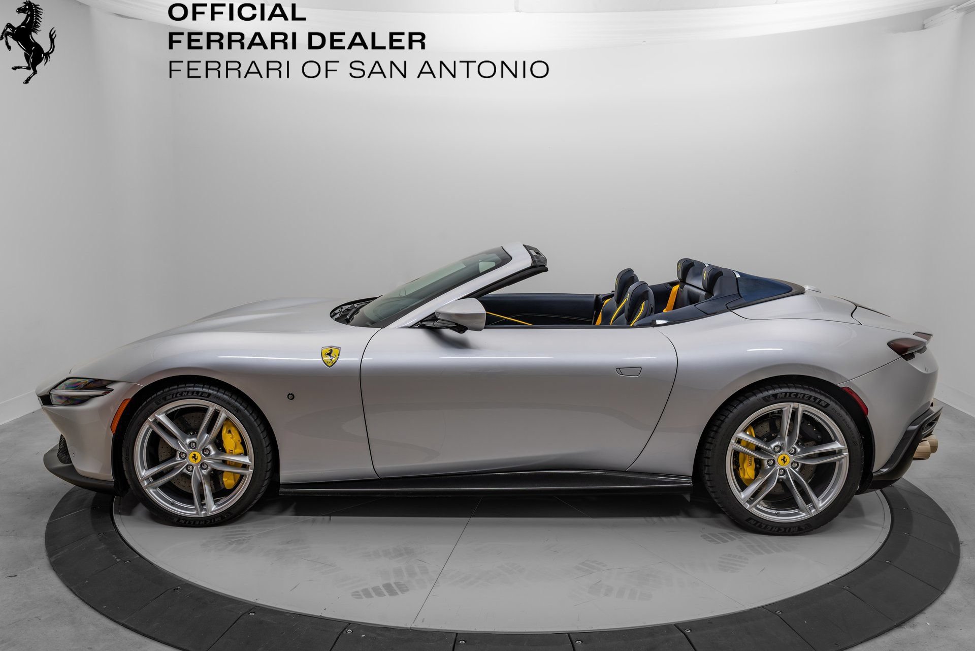 Certified 2024 Ferrari Roma Spider RWD image 3